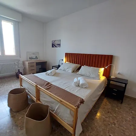 Casa Lucia 5th Floor Болонья